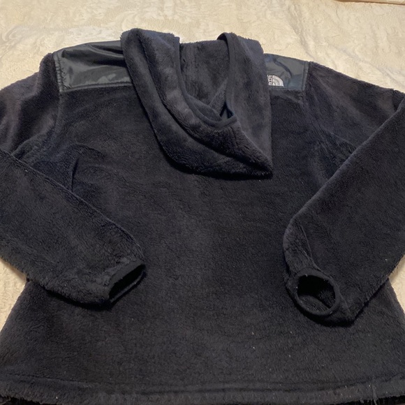 Well loved The North Face black fleece jacket - Picture 2 of 2